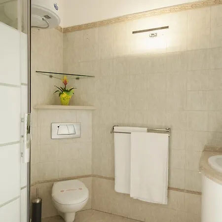 Manzoni Studio Apartamento Milán